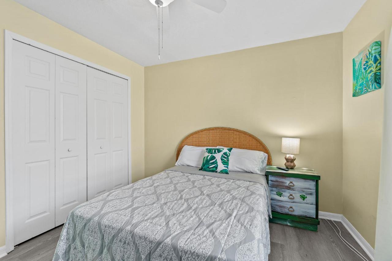 Surfside Paradise Retreat - 3Br And 2Ba Duplex, Grill, Dog Friendly - Close To The Beach! Melbourne Kültér fotó