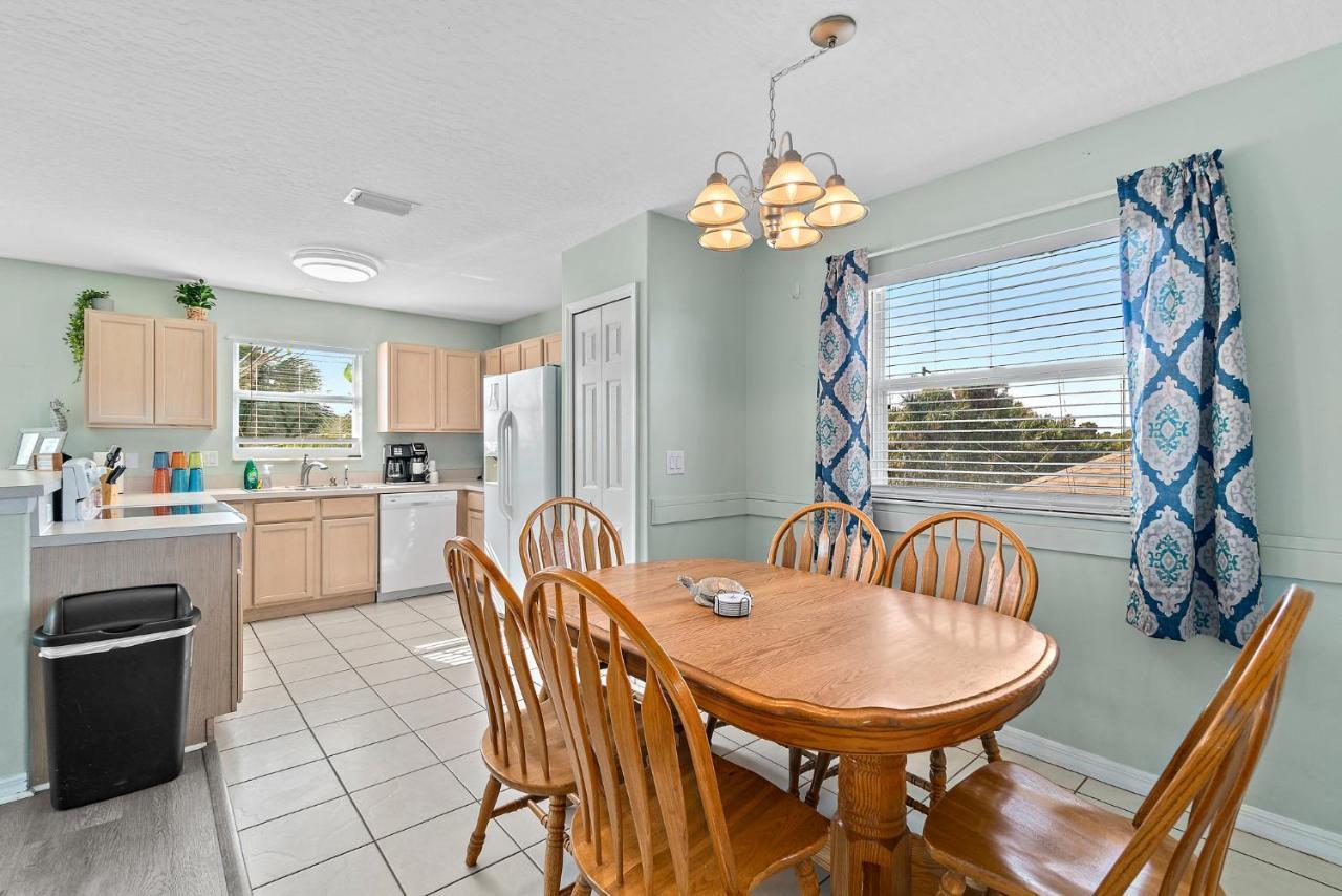 Surfside Paradise Retreat - 3Br And 2Ba Duplex, Grill, Dog Friendly - Close To The Beach! Melbourne Kültér fotó