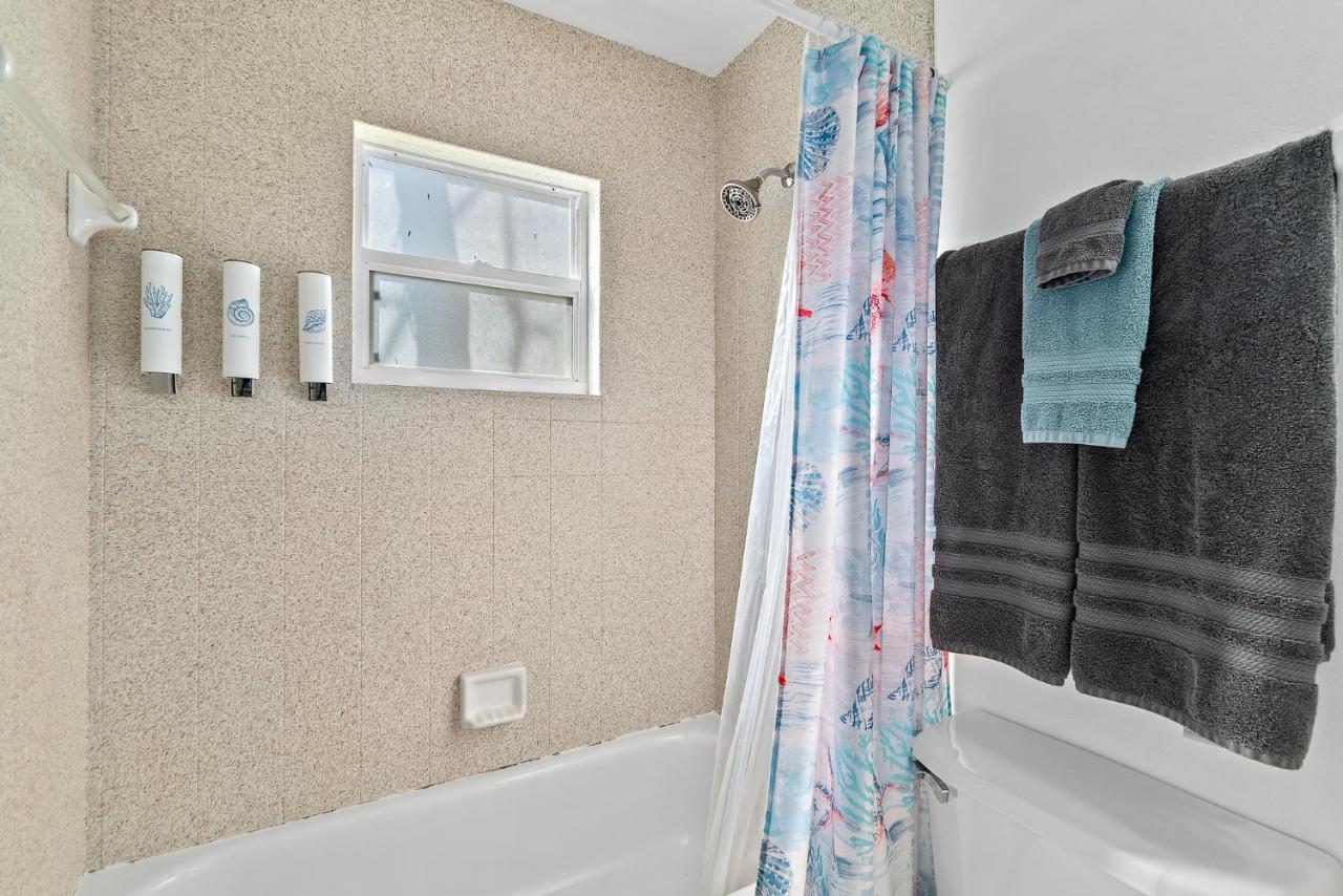 Surfside Paradise Retreat - 3Br And 2Ba Duplex, Grill, Dog Friendly - Close To The Beach! Melbourne Kültér fotó